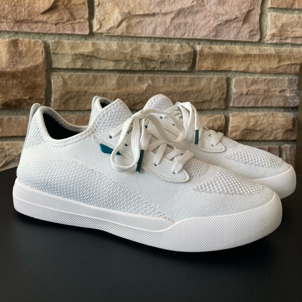Vessi Weekend Waterproof Sneakers in White - Womens Size 6